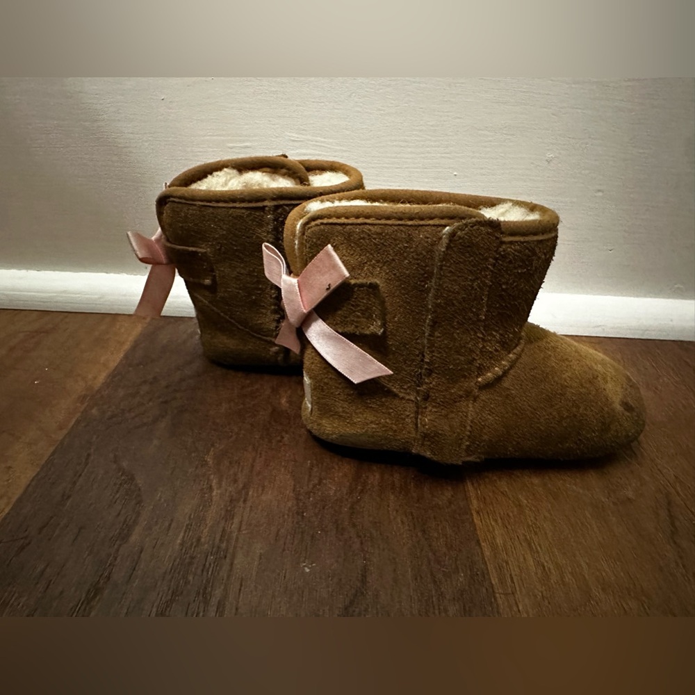 Ugg Bailey Bow 1st walker size 5C